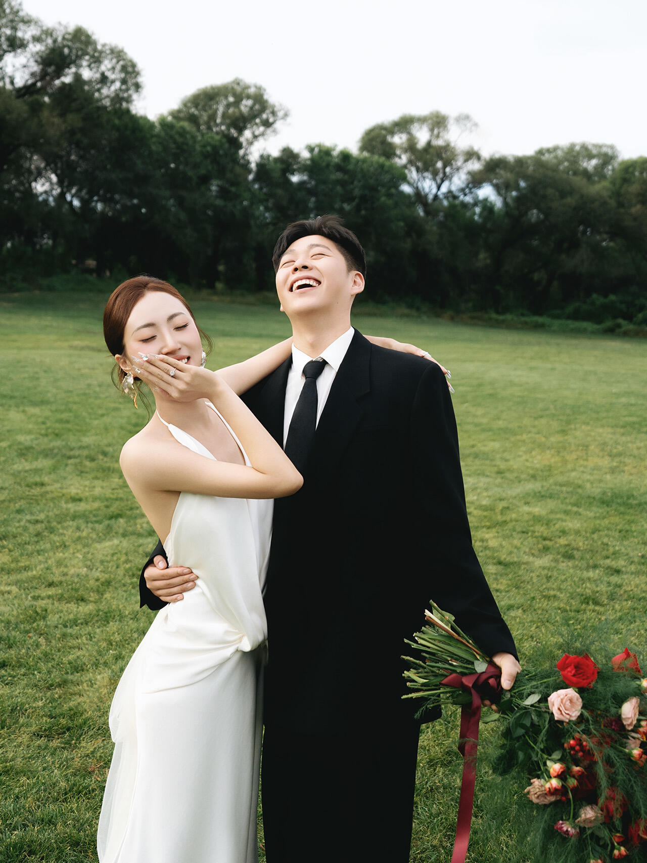 森系草坪婚纱照