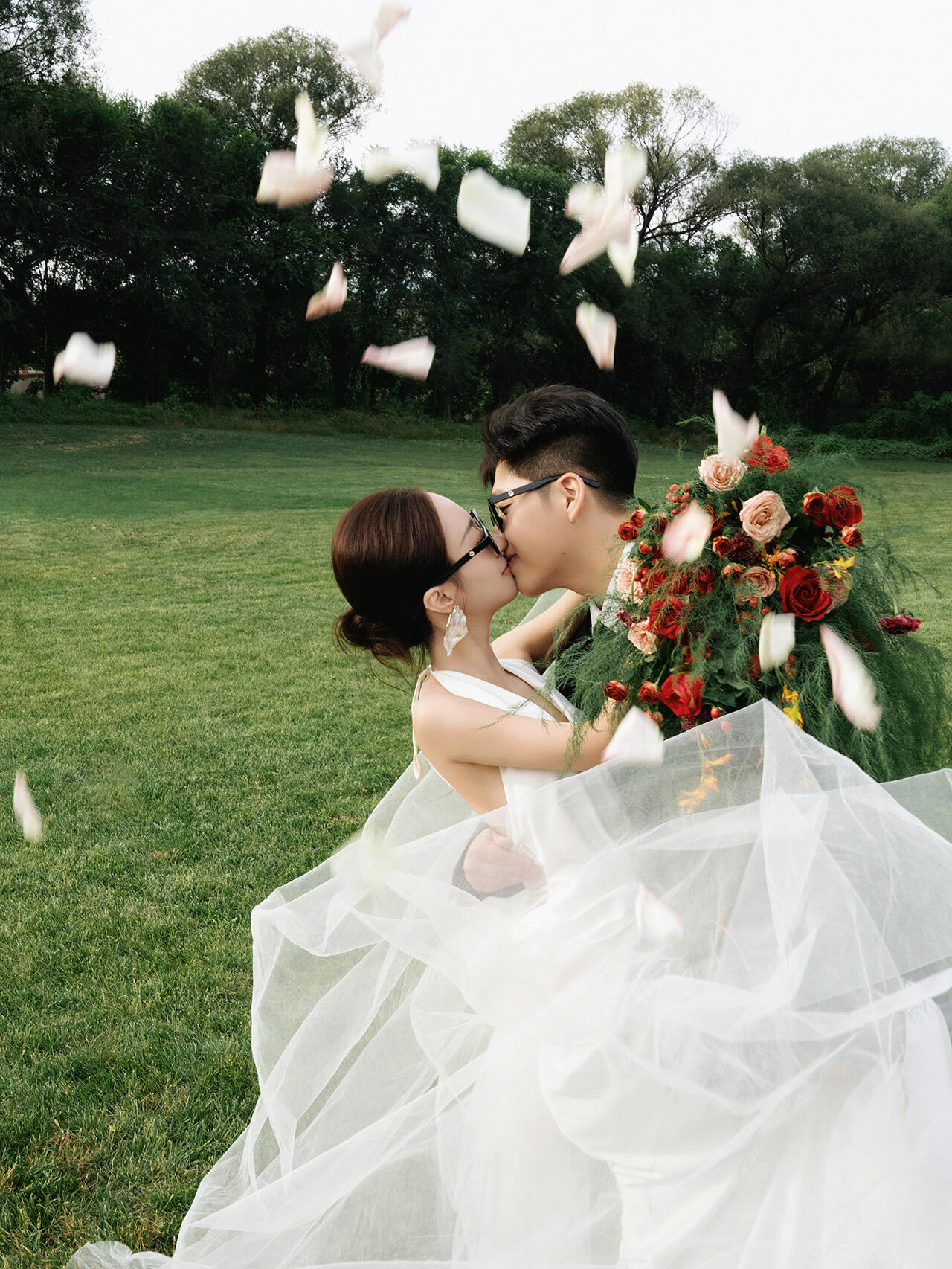 森系草坪婚纱照