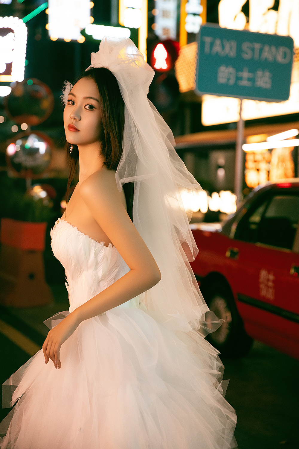 苏豪夜景街拍婚纱照