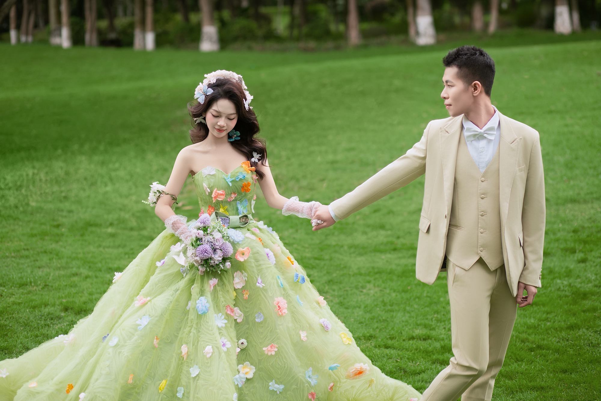 后环草坪婚纱照