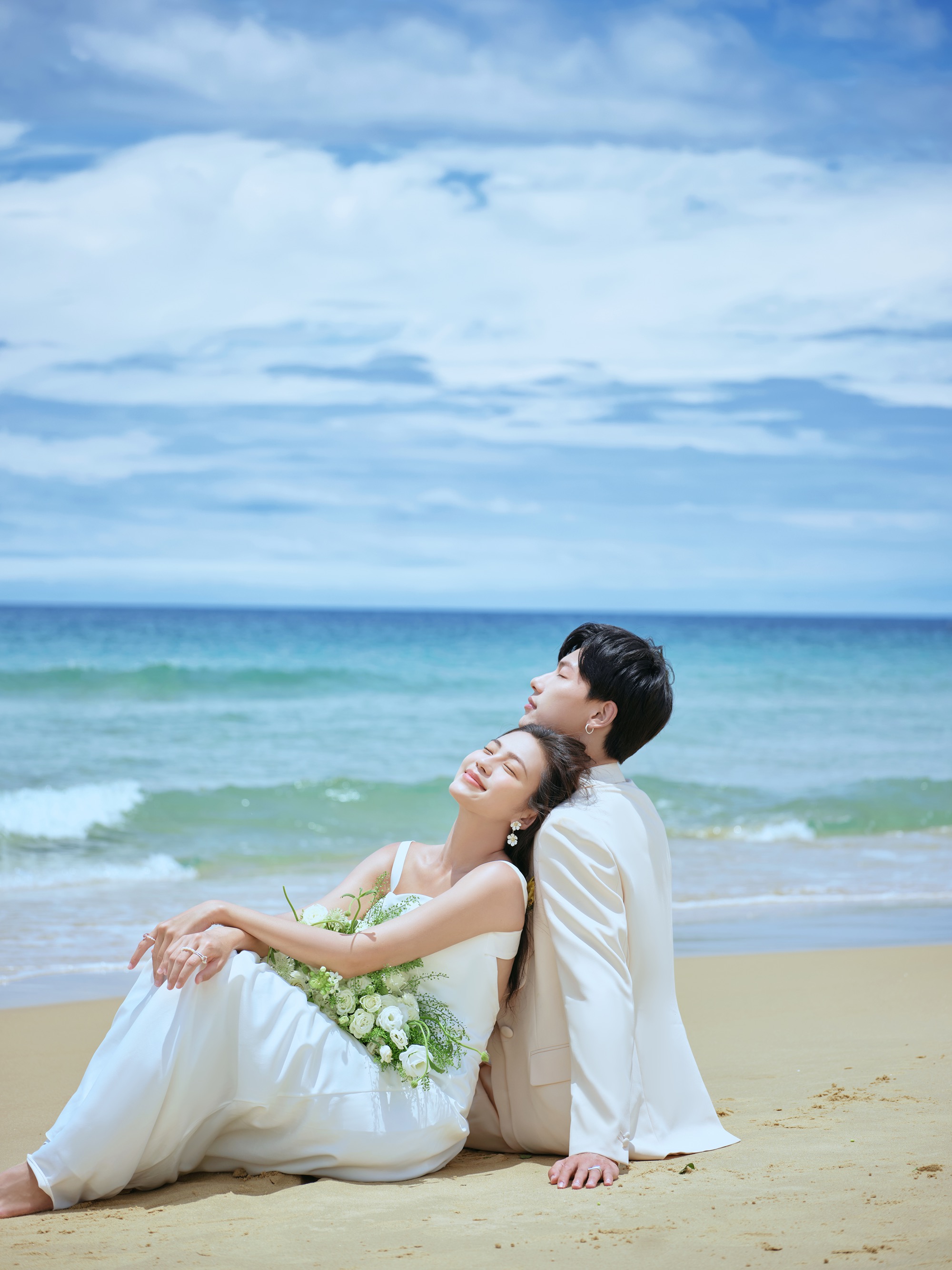 极简韩式海景沙滩婚纱照