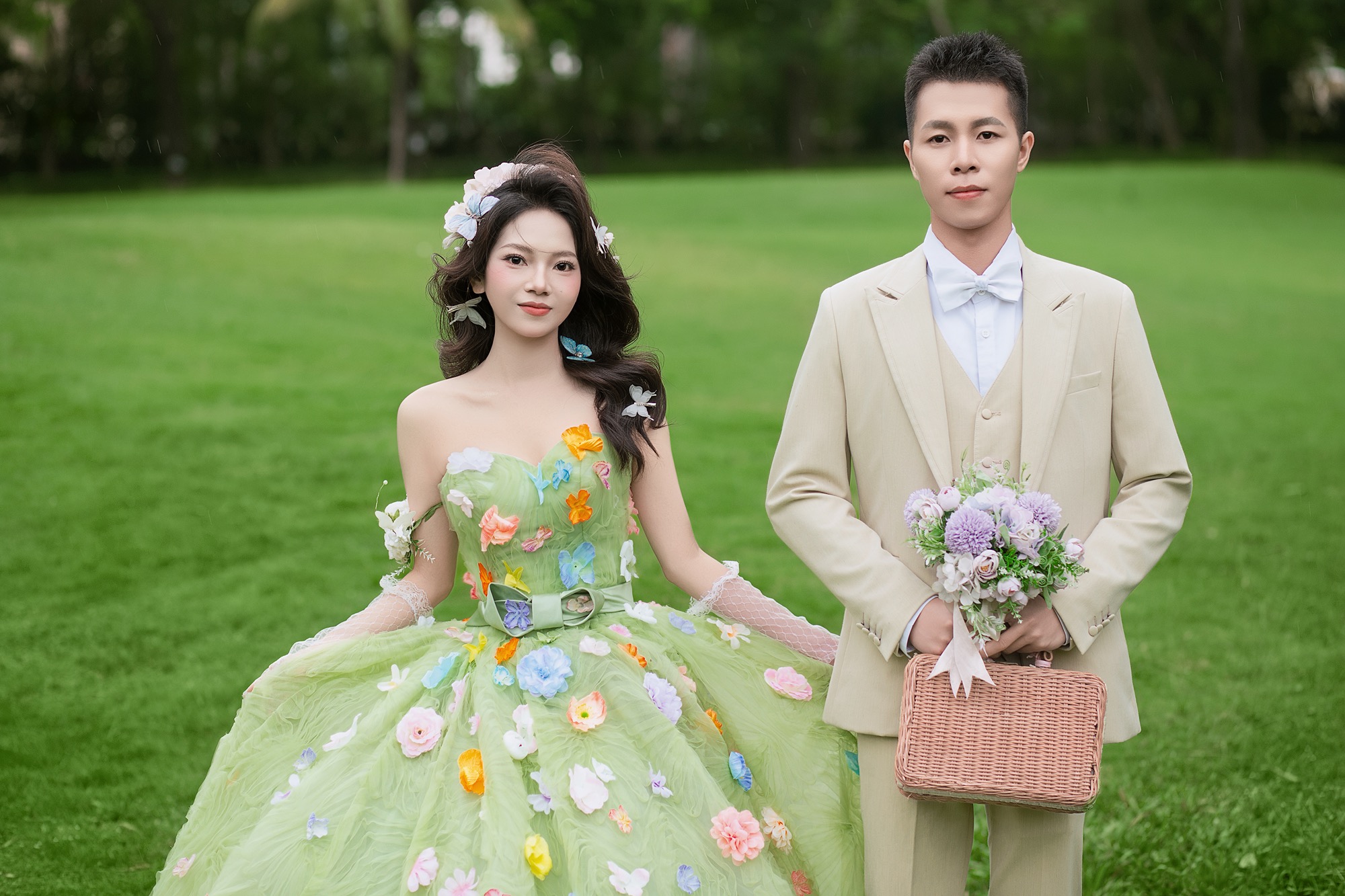 后环草坪婚纱照