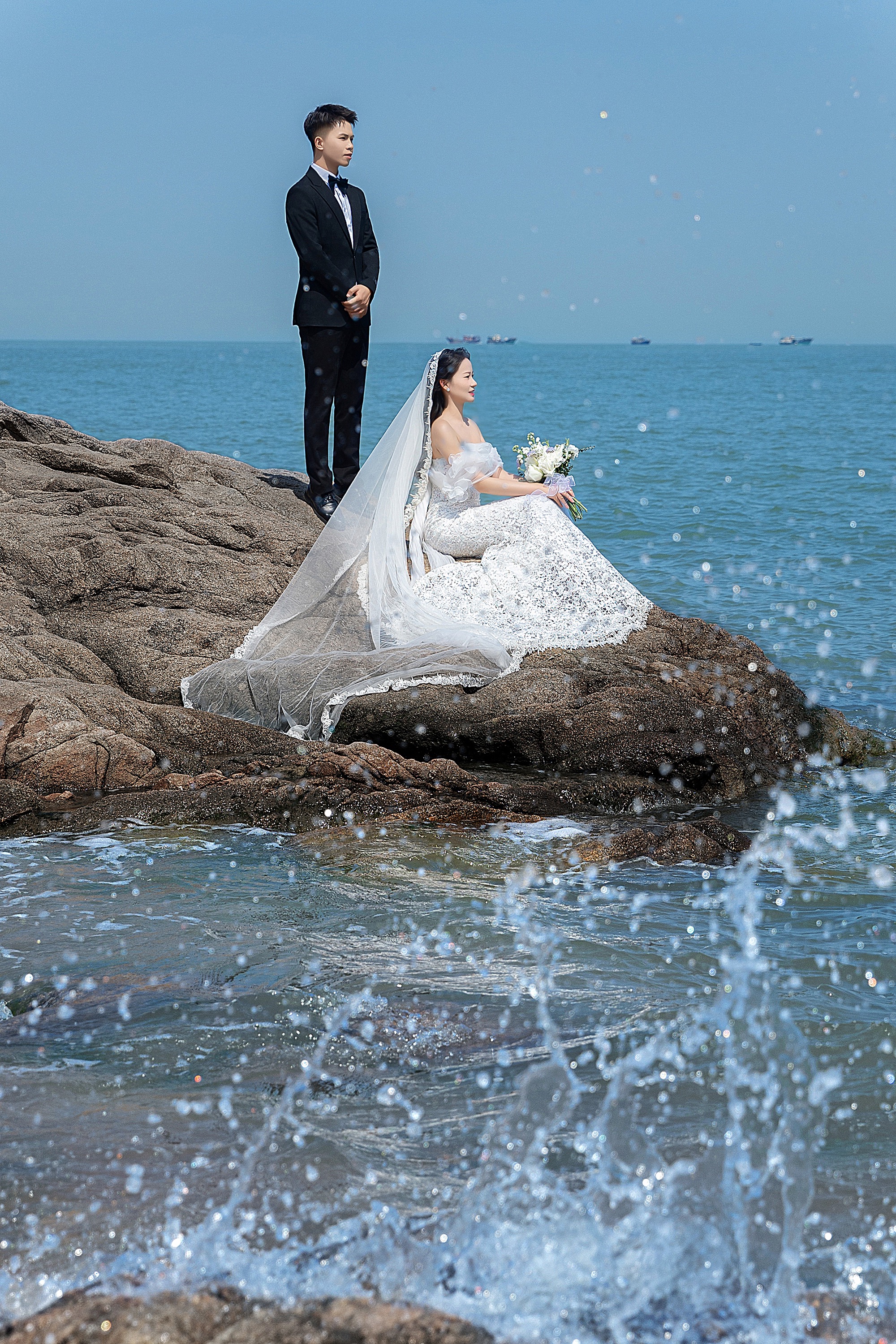 灯塔爱情邮局海景礁石沙滩婚纱照