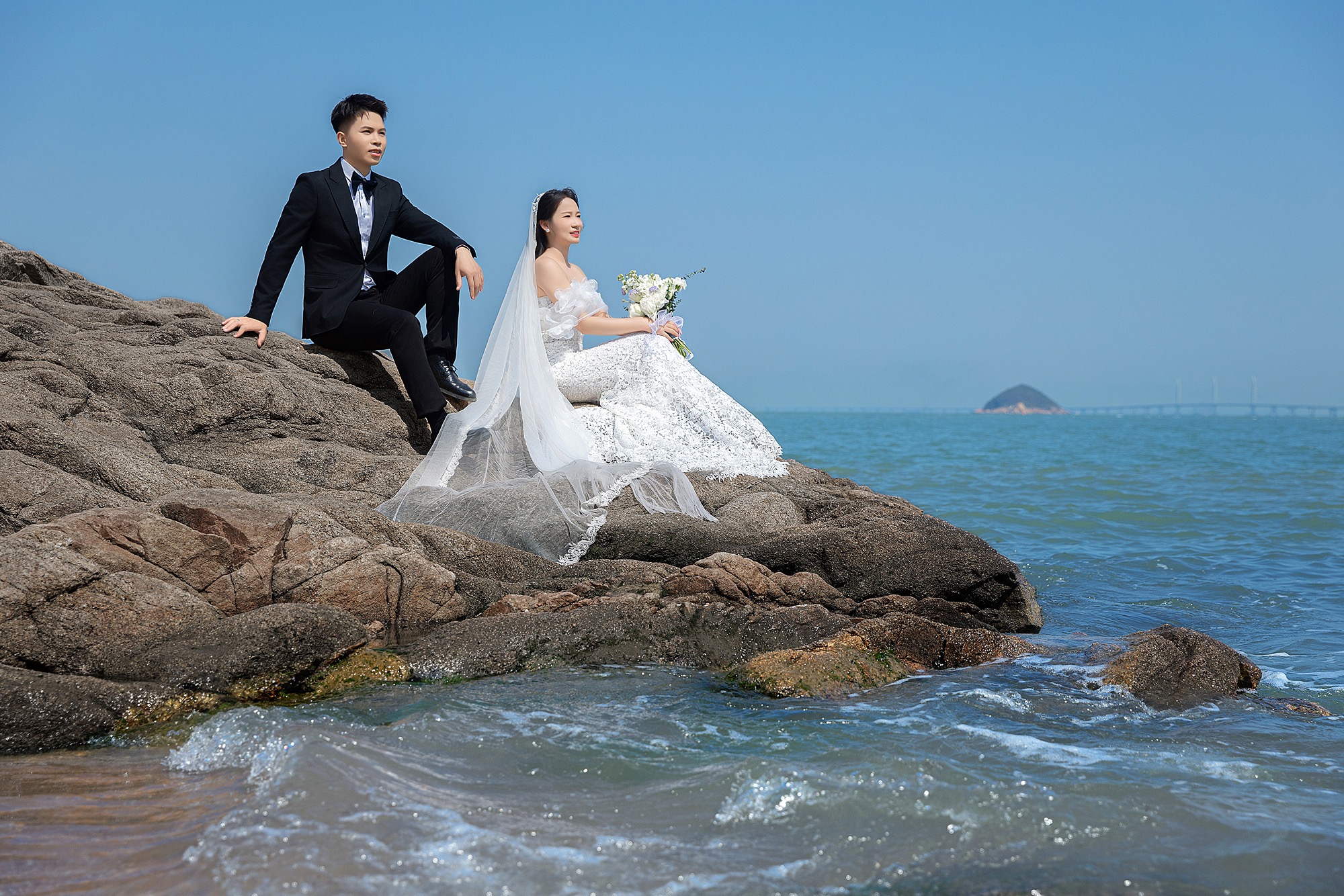 灯塔爱情邮局海景礁石沙滩婚纱照