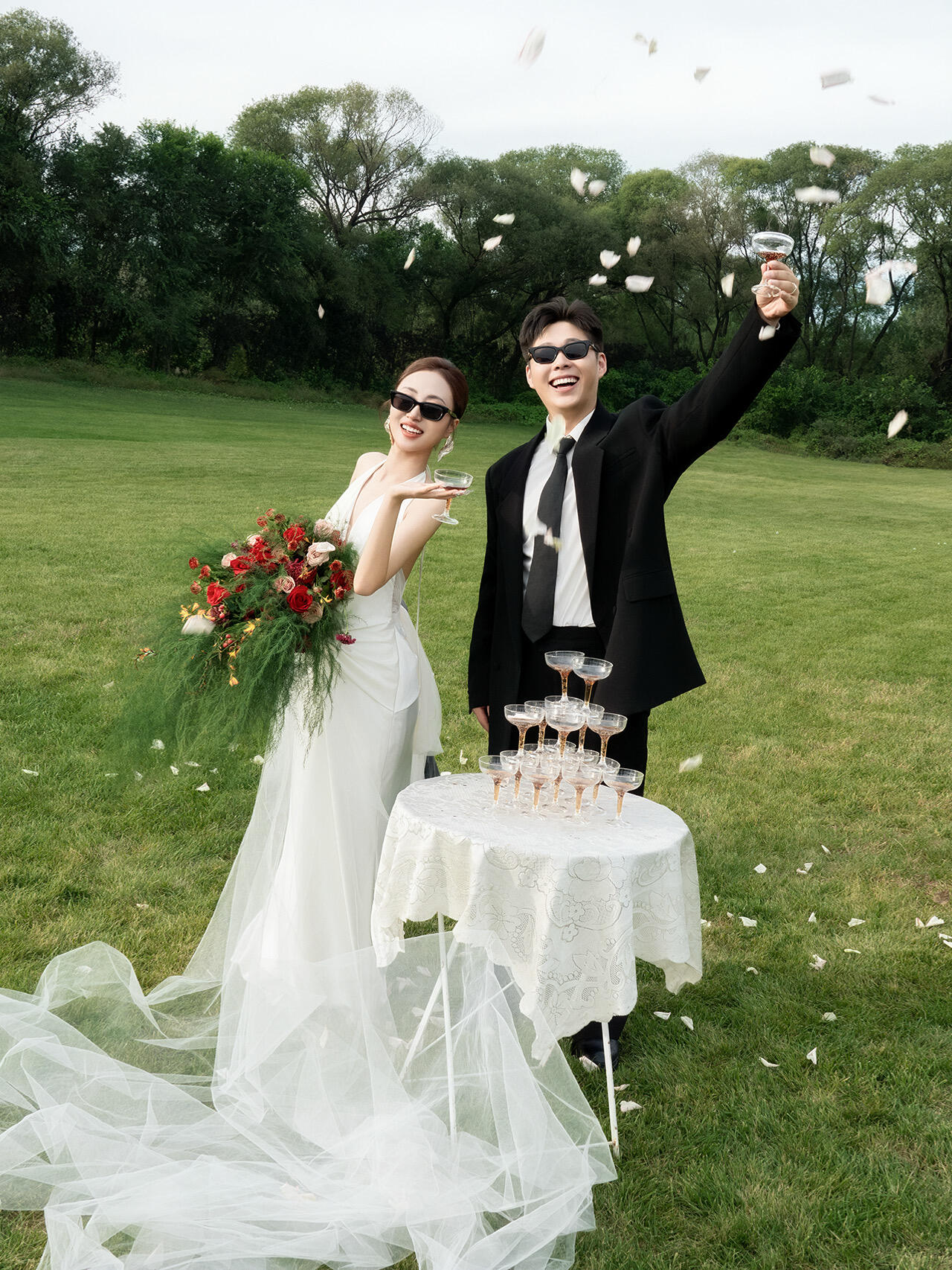 森系草坪婚纱照