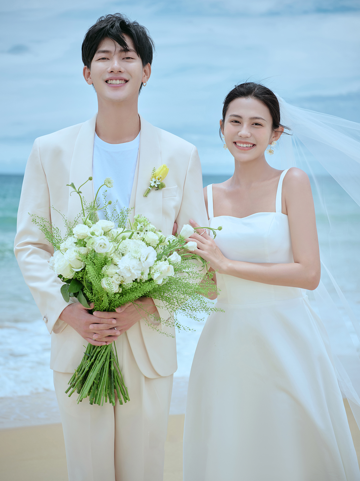 极简韩式海景沙滩婚纱照