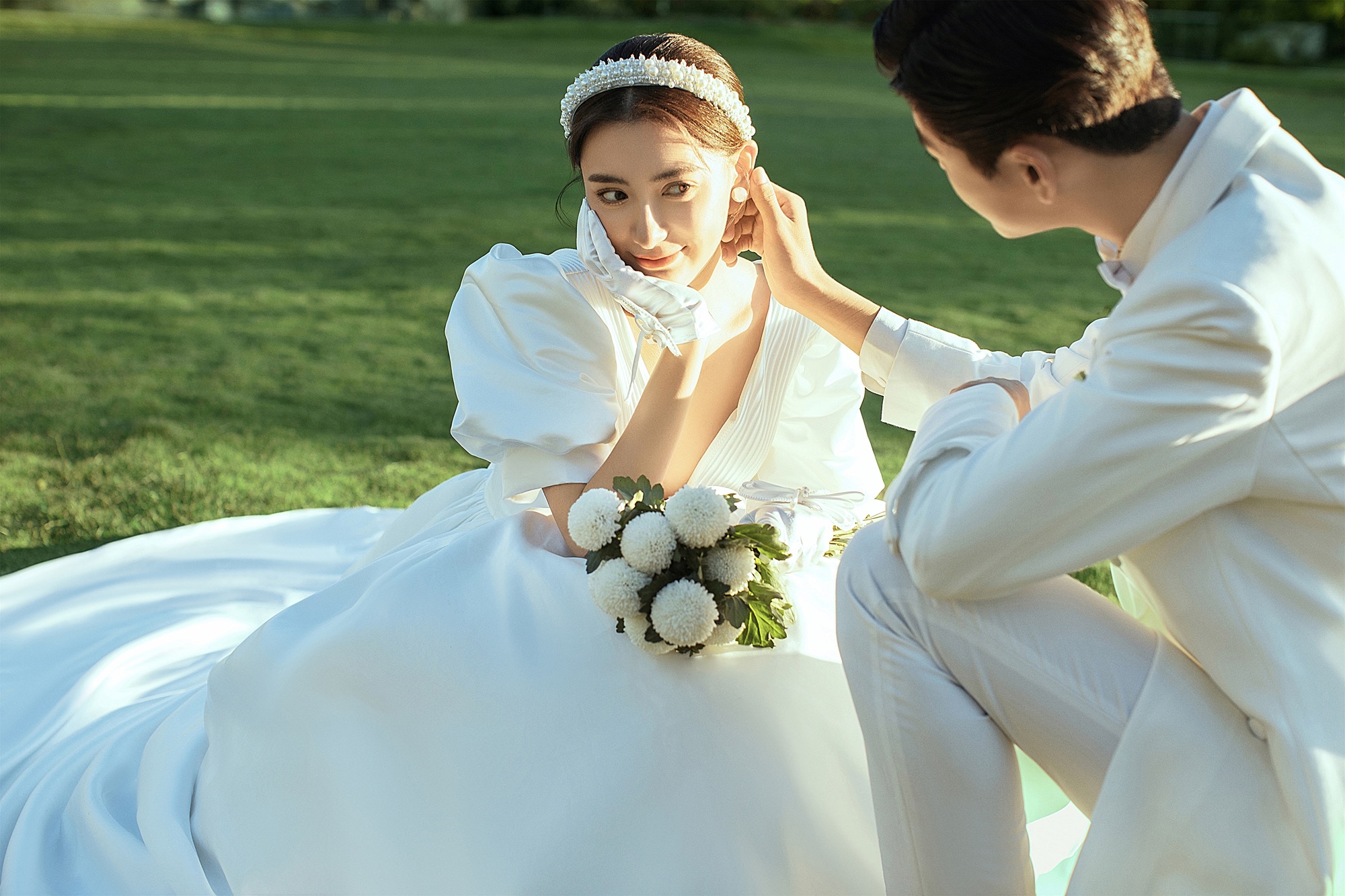 森系大草坪婚纱照