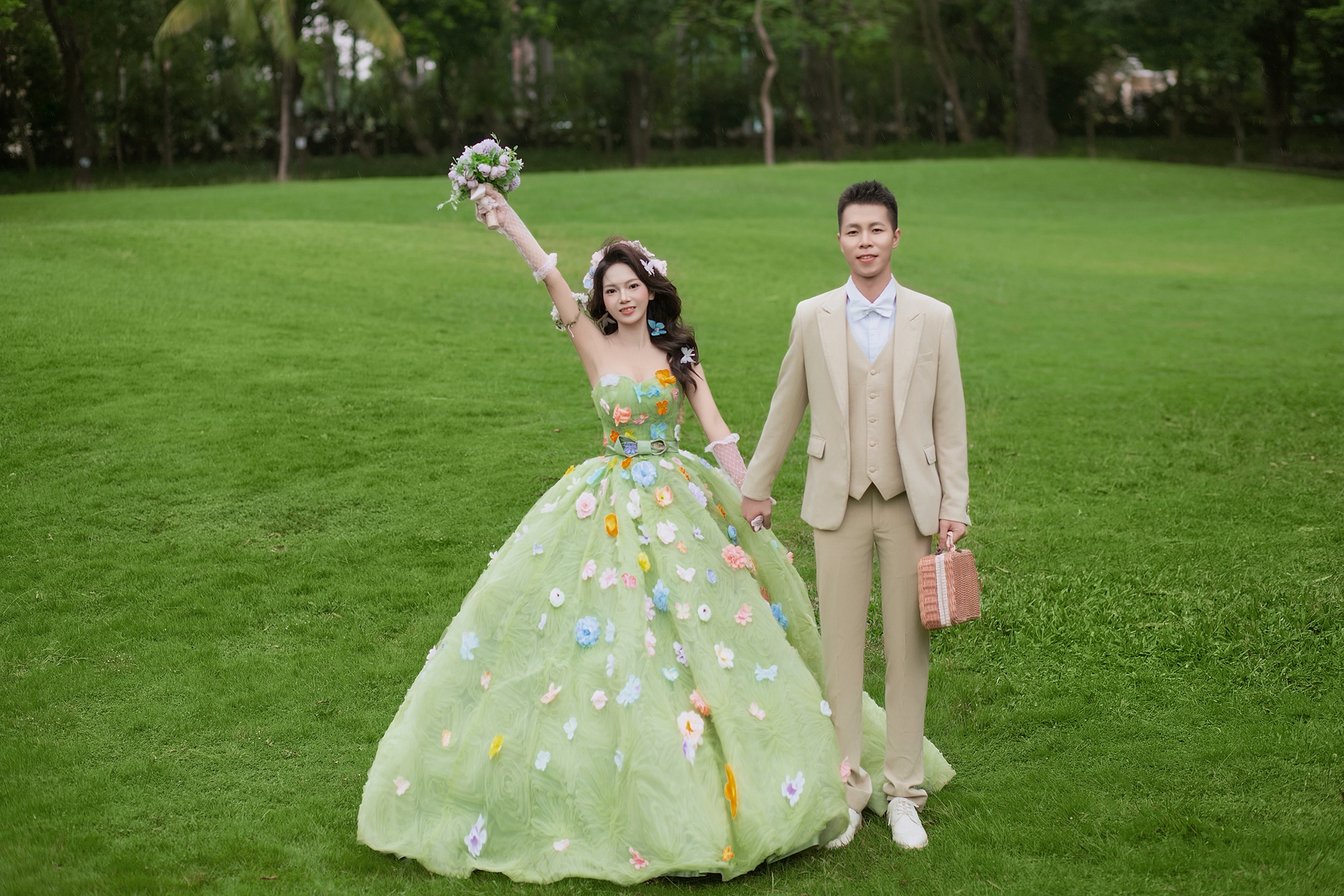 后环草坪婚纱照