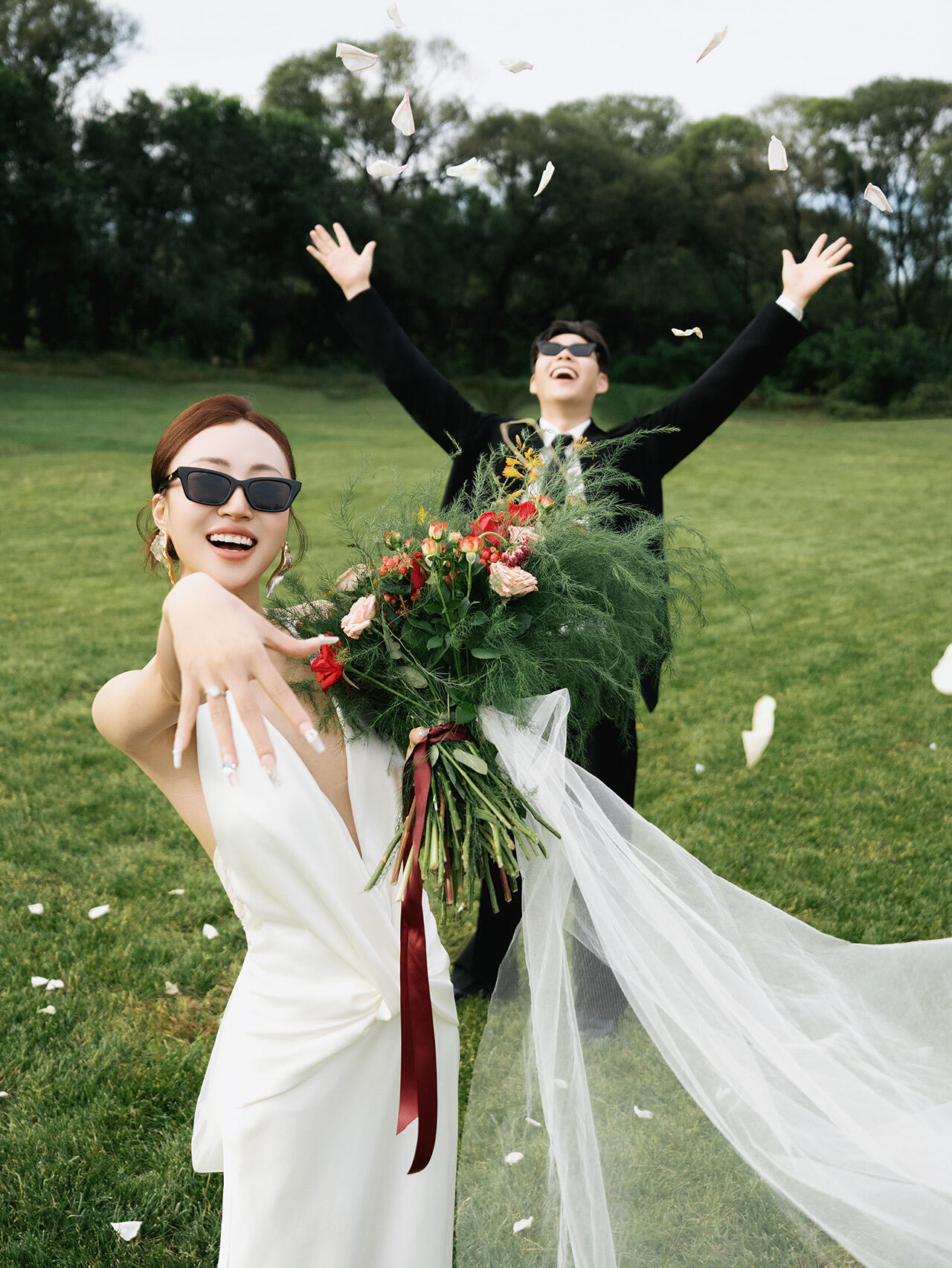 森系草坪婚纱照
