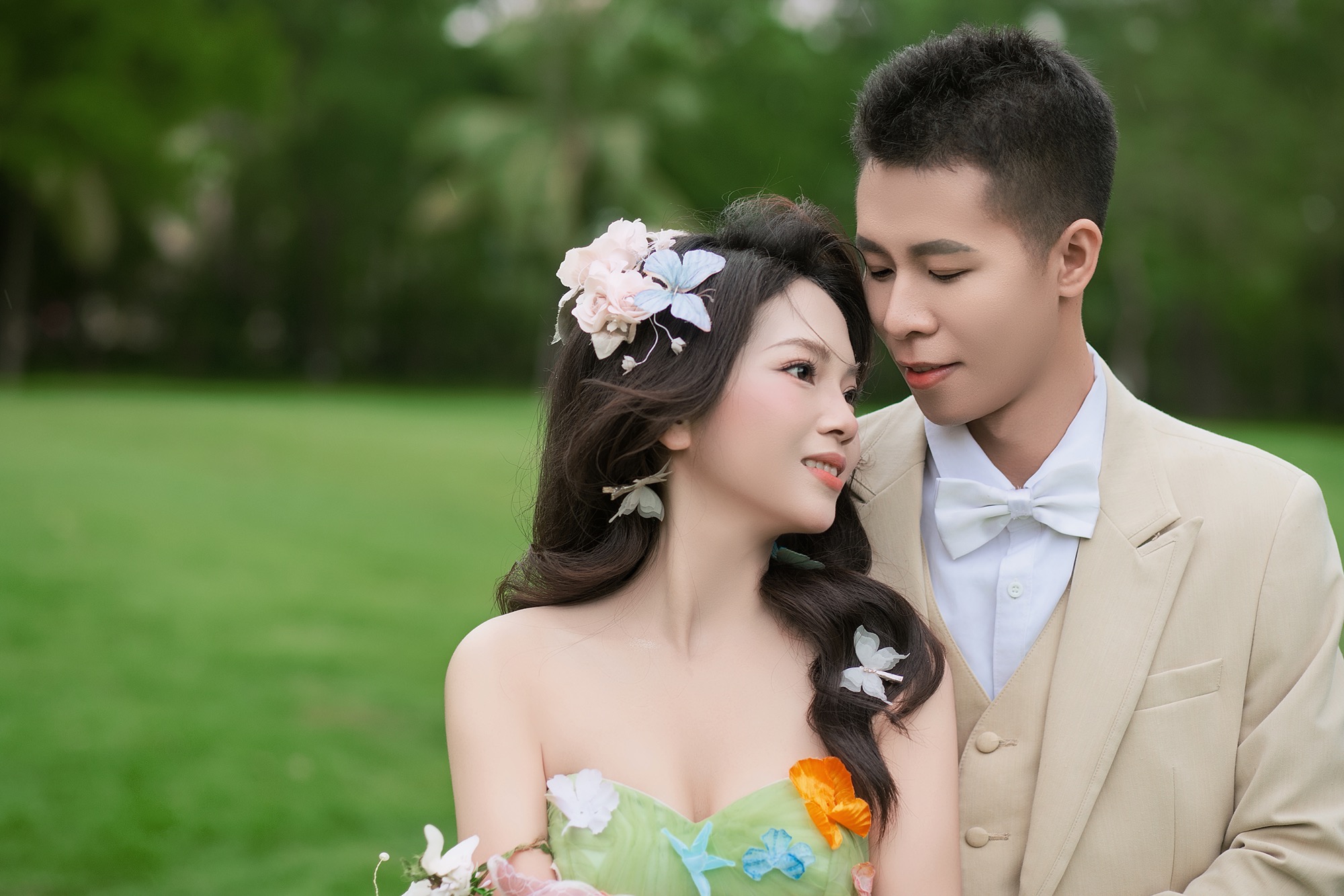 后环草坪婚纱照