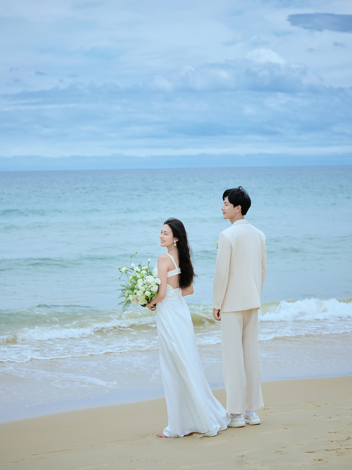 极简韩式海景沙滩婚纱照