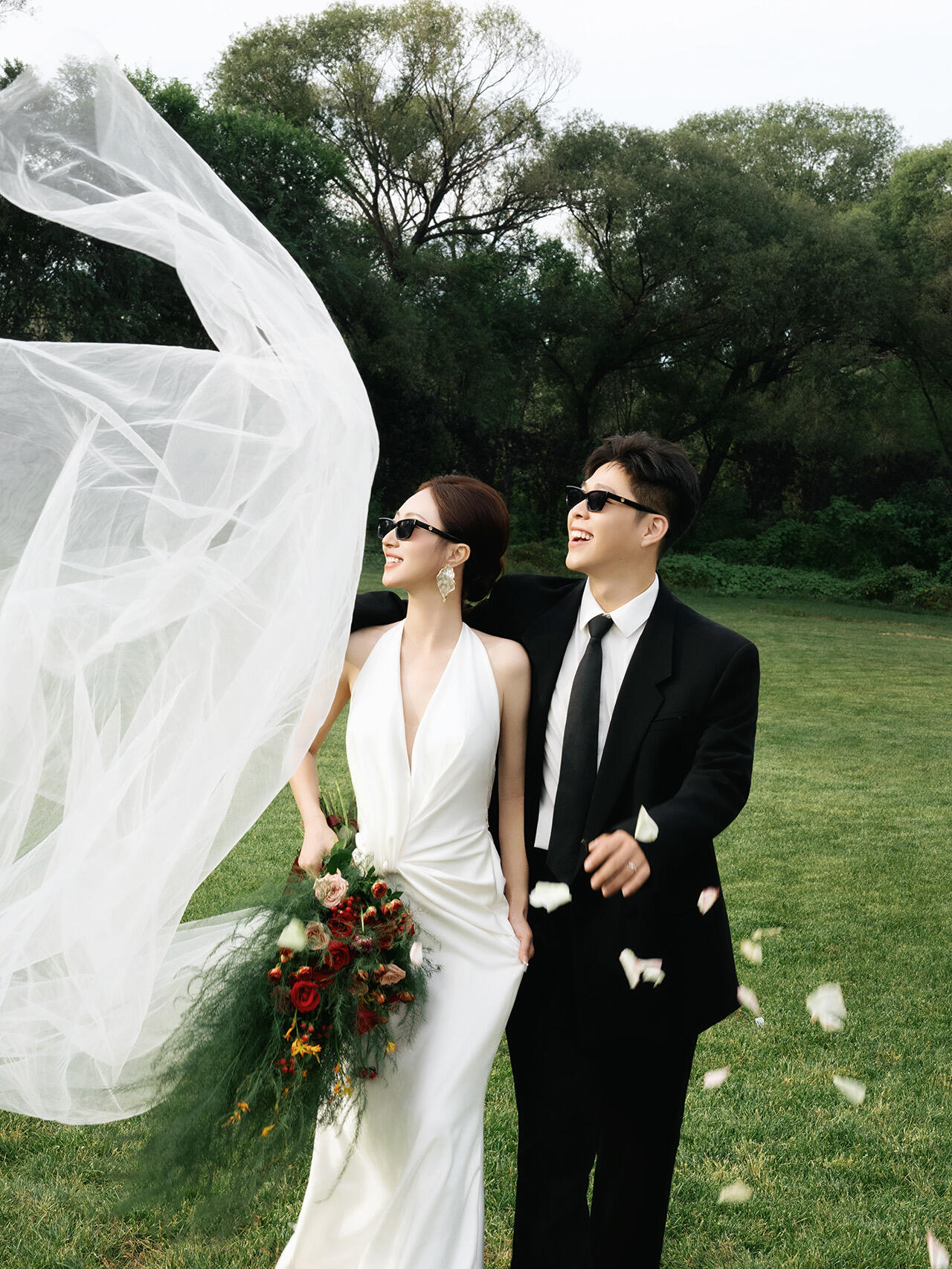 森系草坪婚纱照