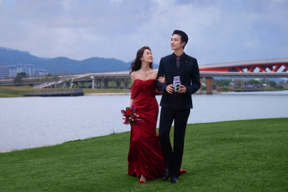 天沐河森系湖泊婚纱照