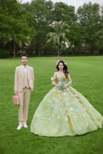 后环草坪婚纱照